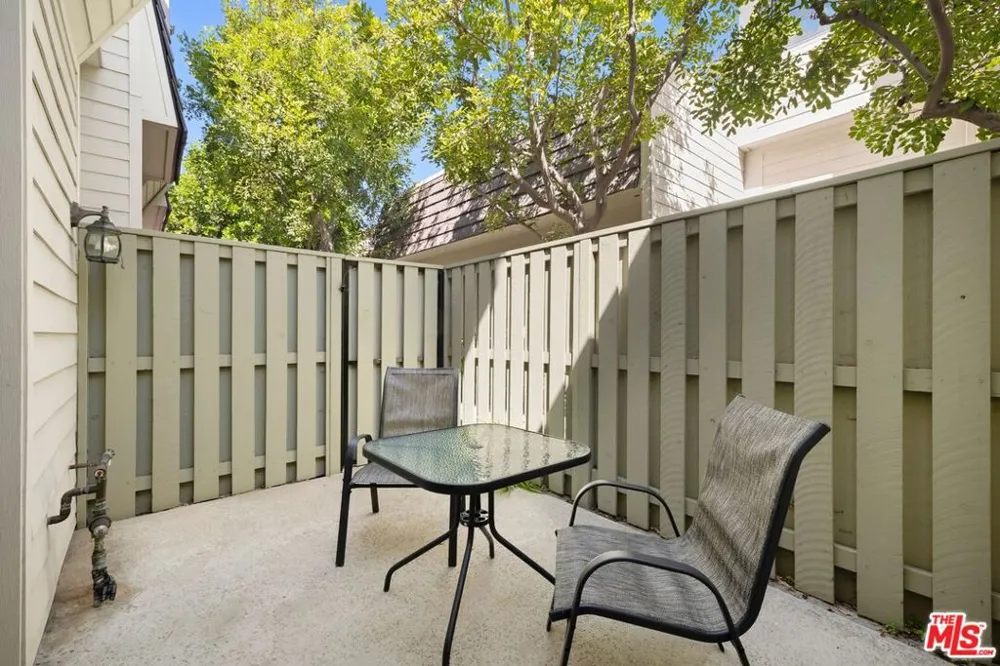 4730 Ben Avenue #13 Valley Village, CA 91607