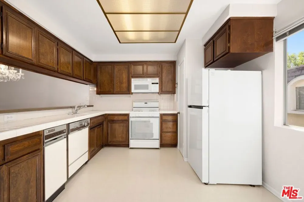 4730 Ben Avenue #13 Valley Village, CA 91607