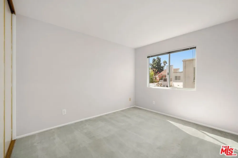 4730 Ben Avenue #13 Valley Village, CA 91607