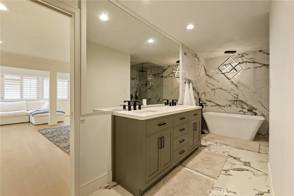 5315 Yarmouth Avenue #104 Encino, CA 91316