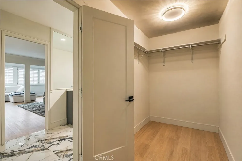 5315 Yarmouth Avenue #104 Encino, CA 91316