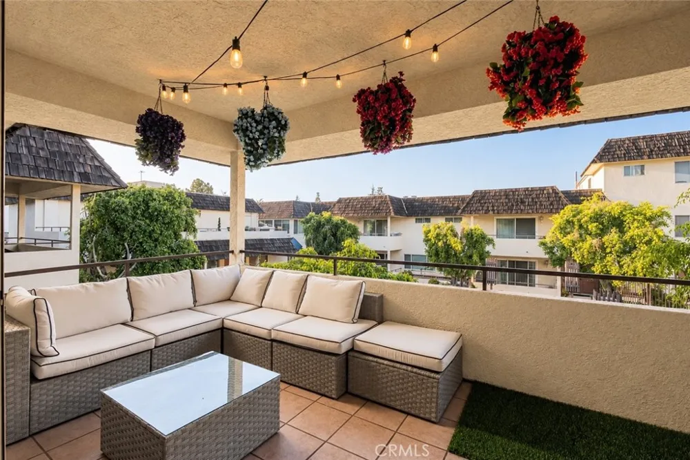 5315 Yarmouth Avenue #104 Encino, CA 91316