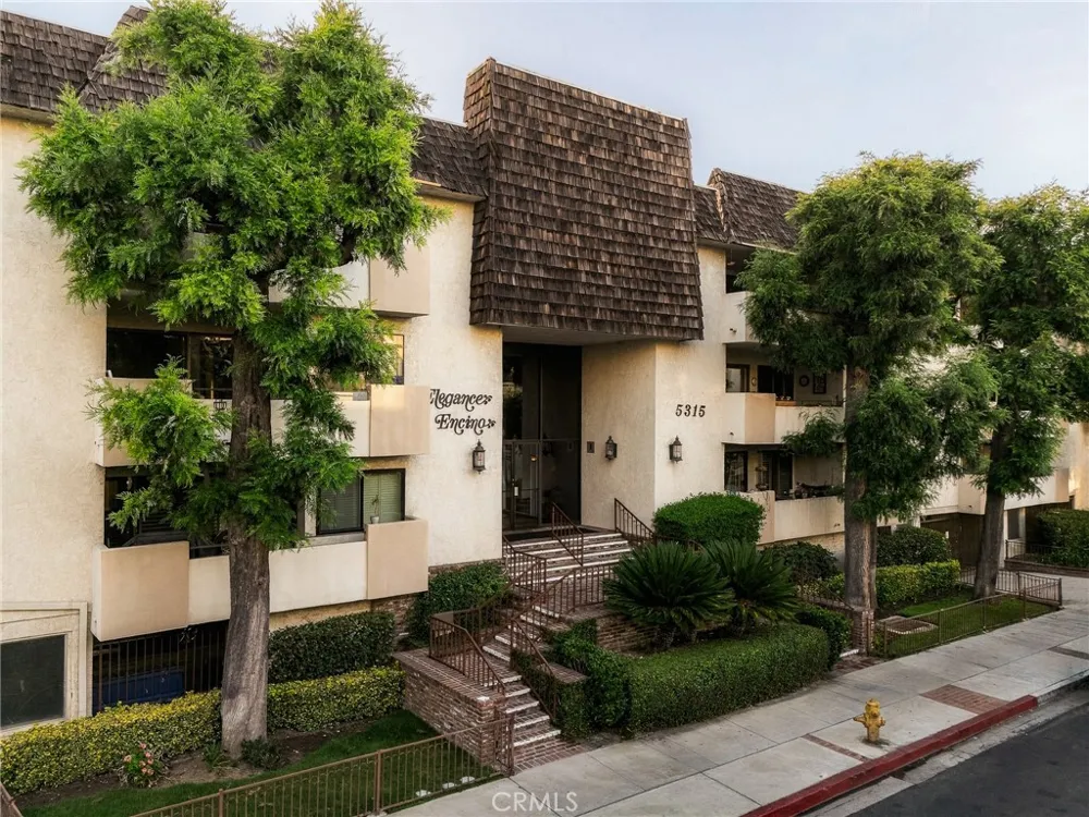 5315 Yarmouth Avenue #104 Encino, CA 91316
