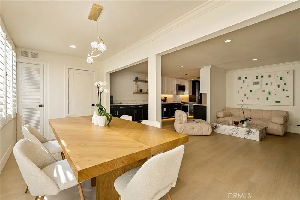 5315 Yarmouth Avenue #104 Encino, CA 91316