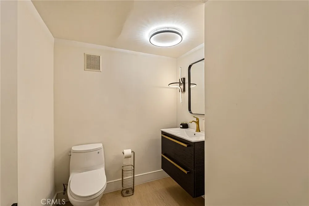 5315 Yarmouth Avenue #104 Encino, CA 91316