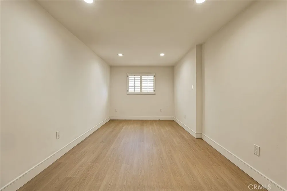 5315 Yarmouth Avenue #104 Encino, CA 91316
