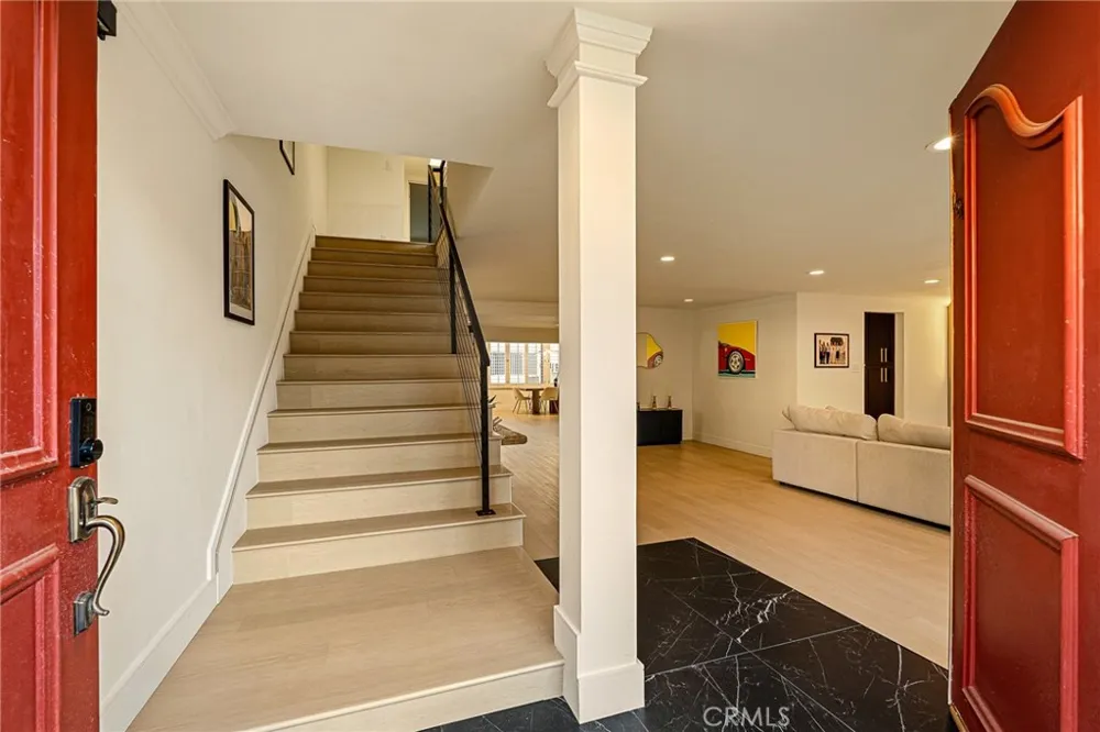 5315 Yarmouth Avenue #104 Encino, CA 91316