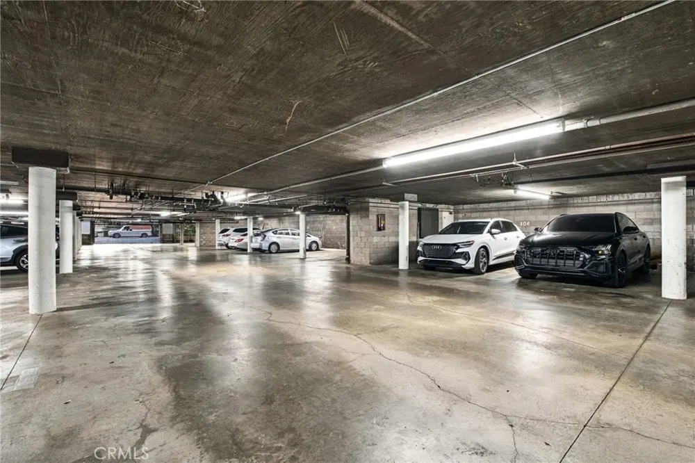 5315 Yarmouth Avenue #104 Encino, CA 91316