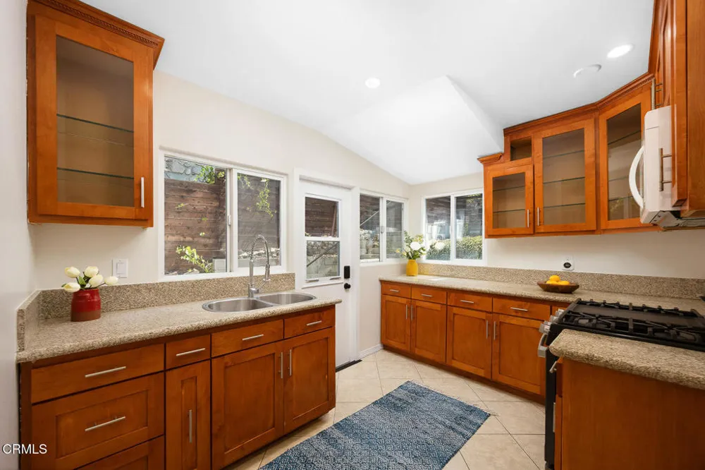 2720 Cunard Street Los Angeles, CA 90065