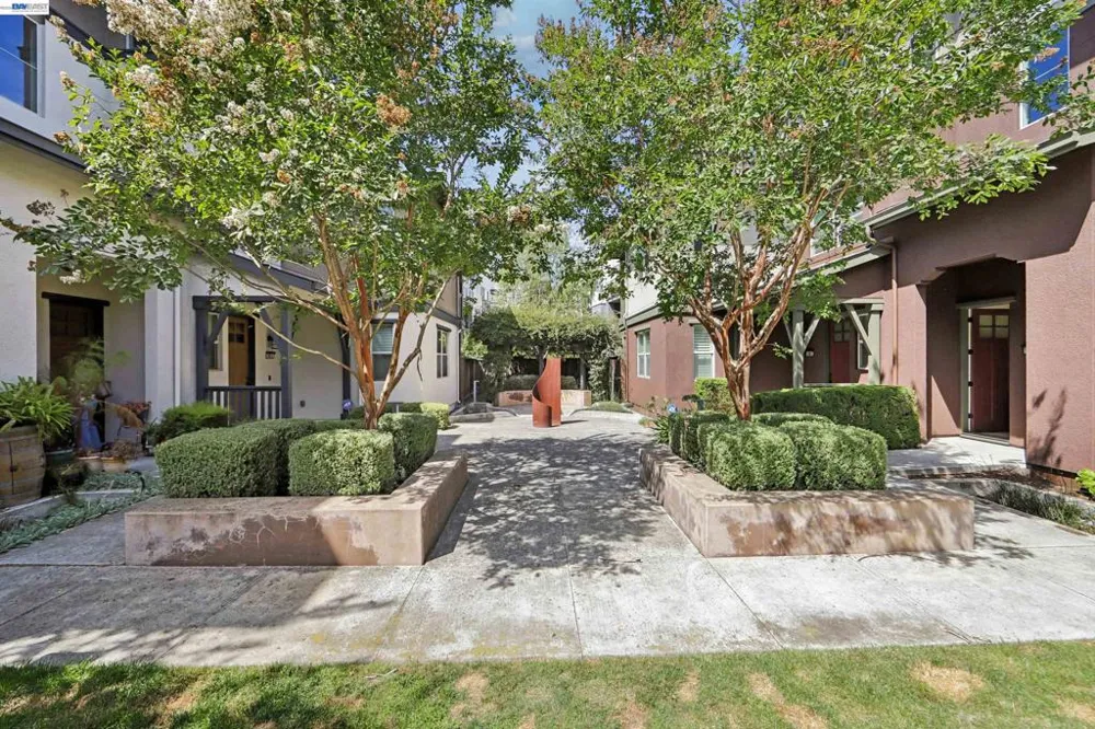 457 Diller Street Alameda, CA 94501