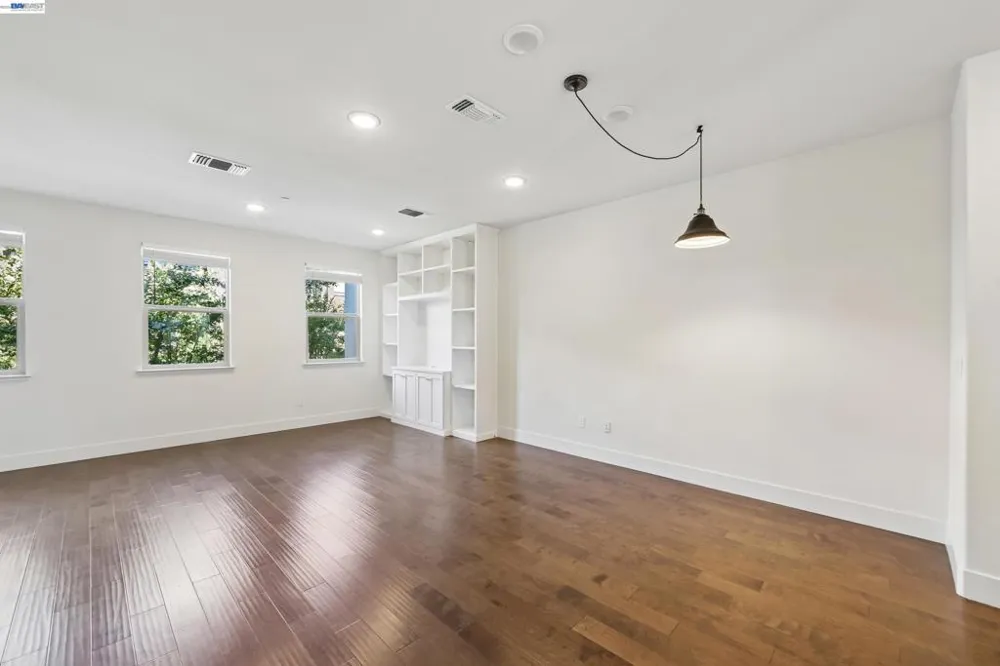 457 Diller Street Alameda, CA 94501