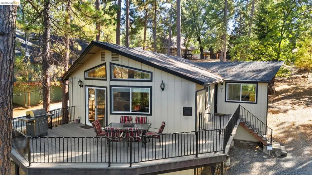 19369 Ferretti Rd Groveland, CA 95321
