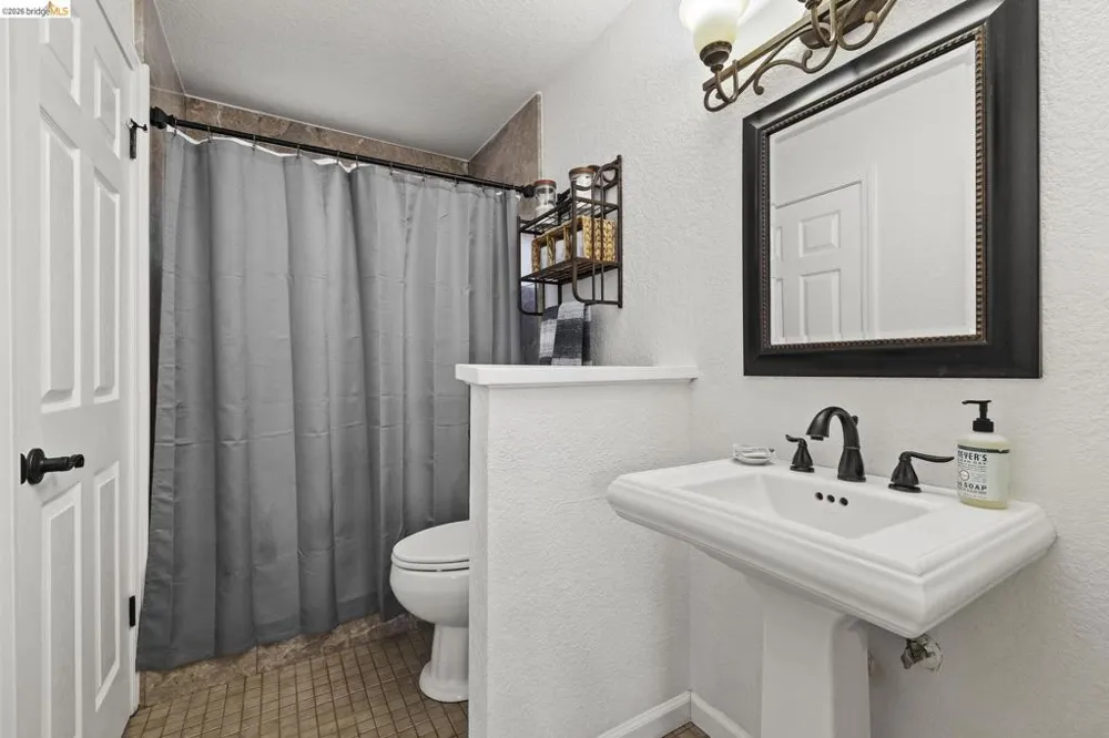 19369 Ferretti Rd Groveland, CA 95321