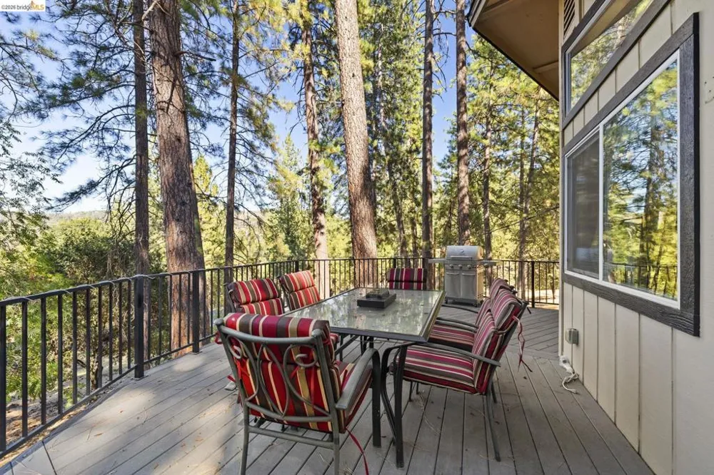 19369 Ferretti Rd Groveland, CA 95321
