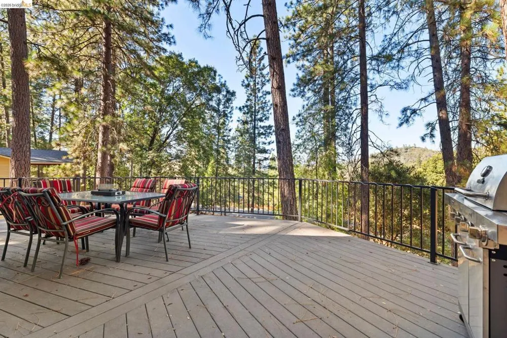 19369 Ferretti Rd Groveland, CA 95321