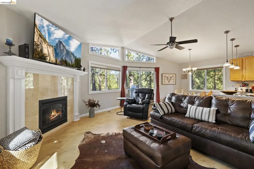 19369 Ferretti Rd Groveland, CA 95321