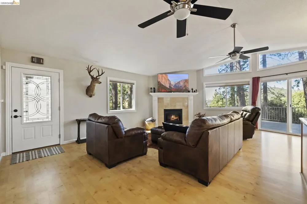 19369 Ferretti Rd Groveland, CA 95321