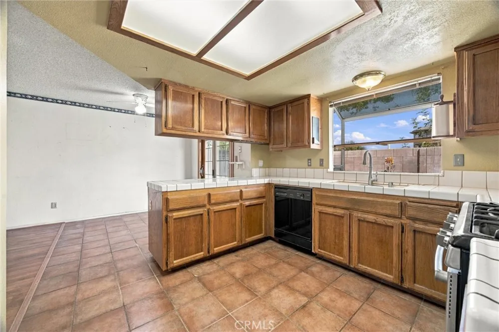 8216 Willowglen Bakersfield, CA 93311