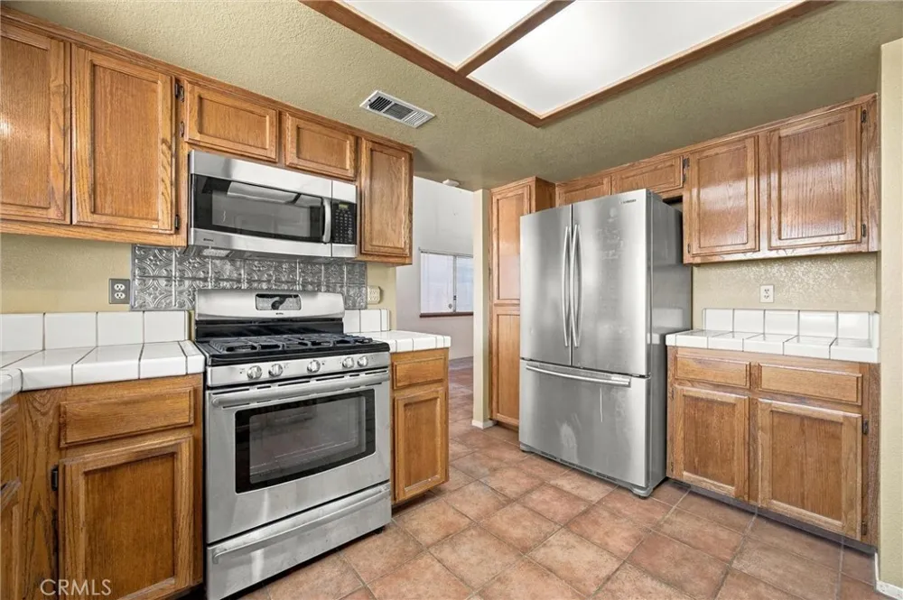 8216 Willowglen Bakersfield, CA 93311
