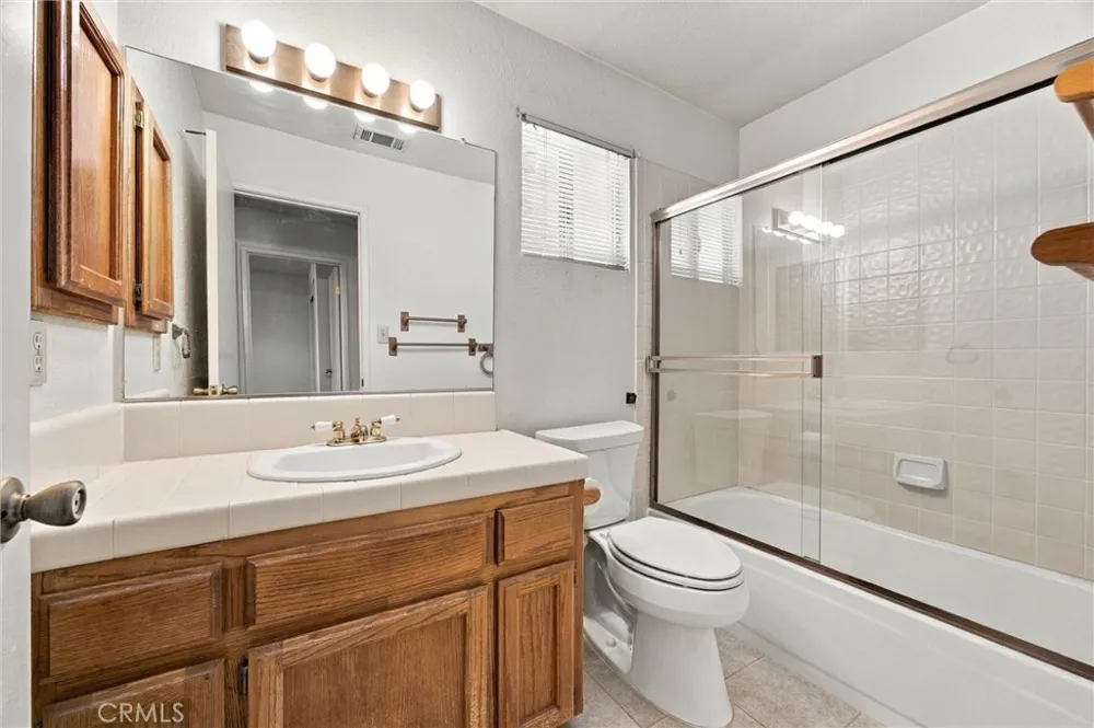 8216 Willowglen Bakersfield, CA 93311