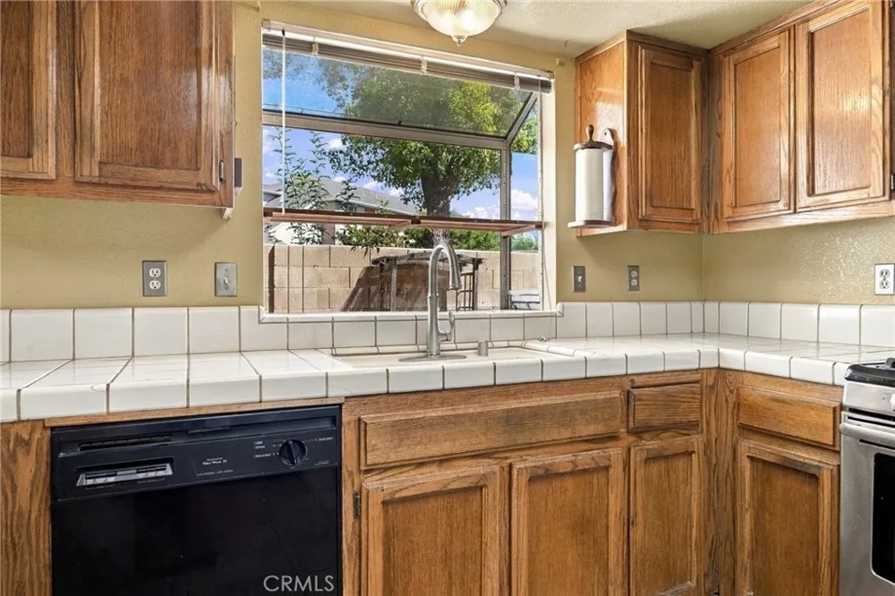 8216 Willowglen Bakersfield, CA 93311