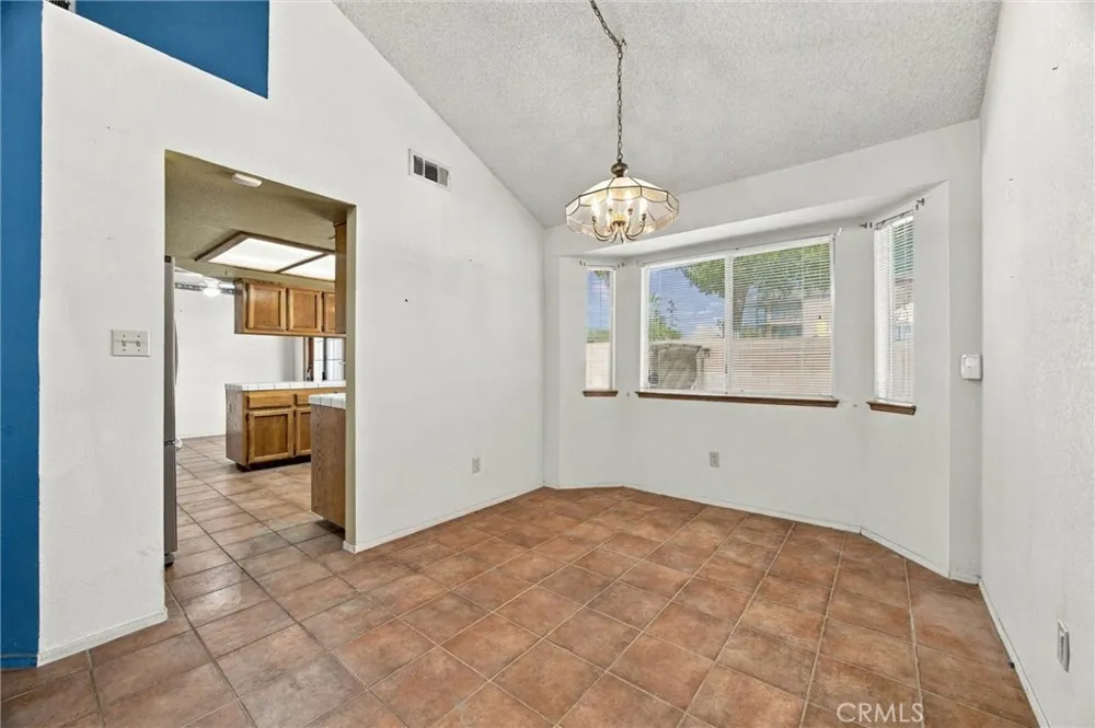 8216 Willowglen Bakersfield, CA 93311