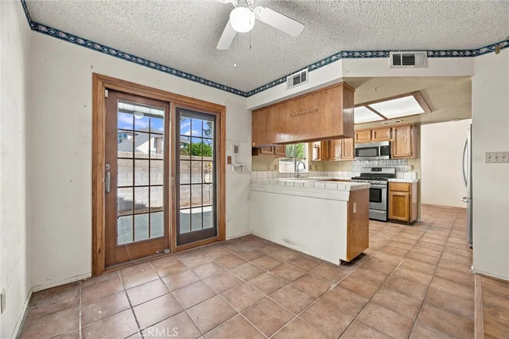 8216 Willowglen Bakersfield, CA 93311