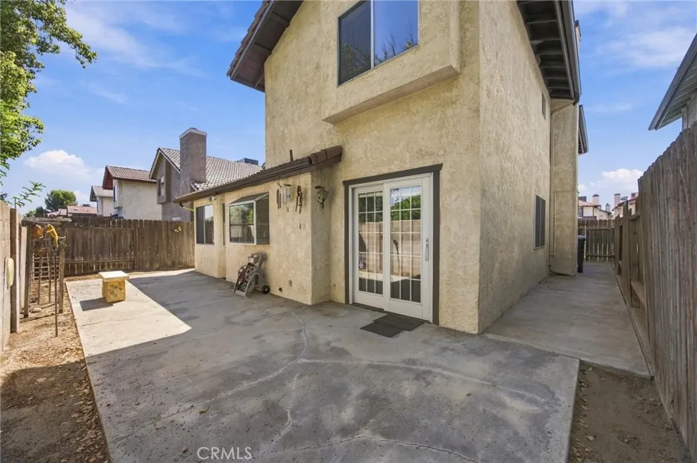 8216 Willowglen Bakersfield, CA 93311