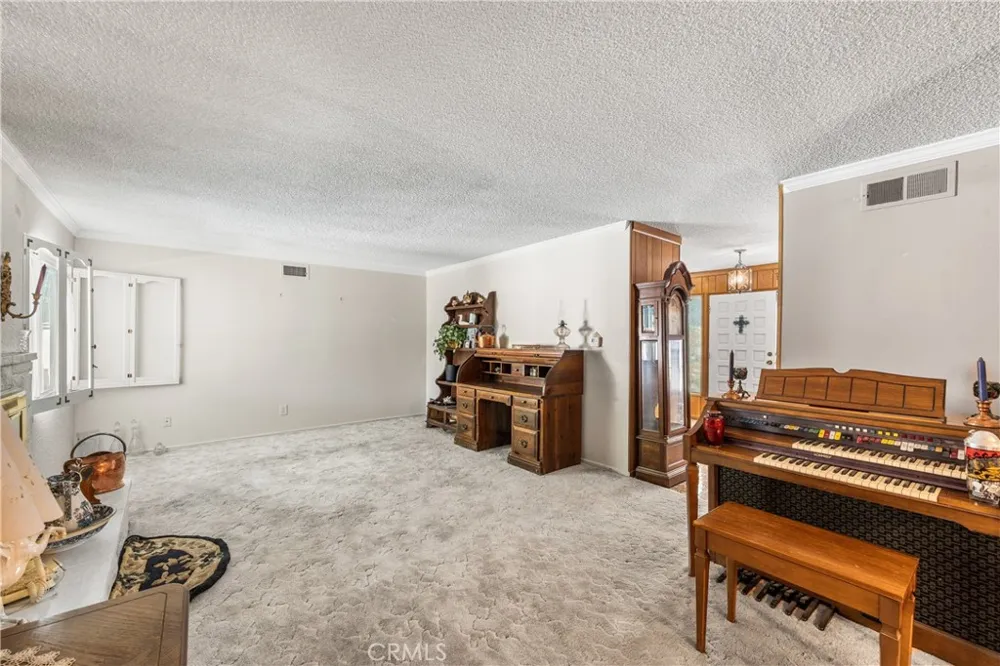 1152 E Avenue J1 Lancaster, CA 93535