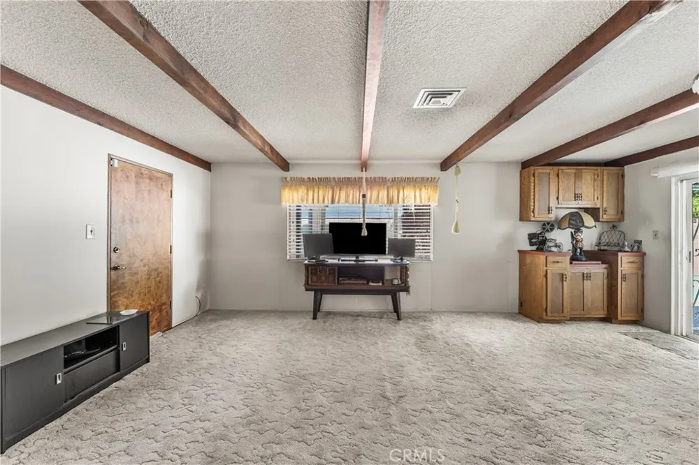 1152 E Avenue J1 Lancaster, CA 93535