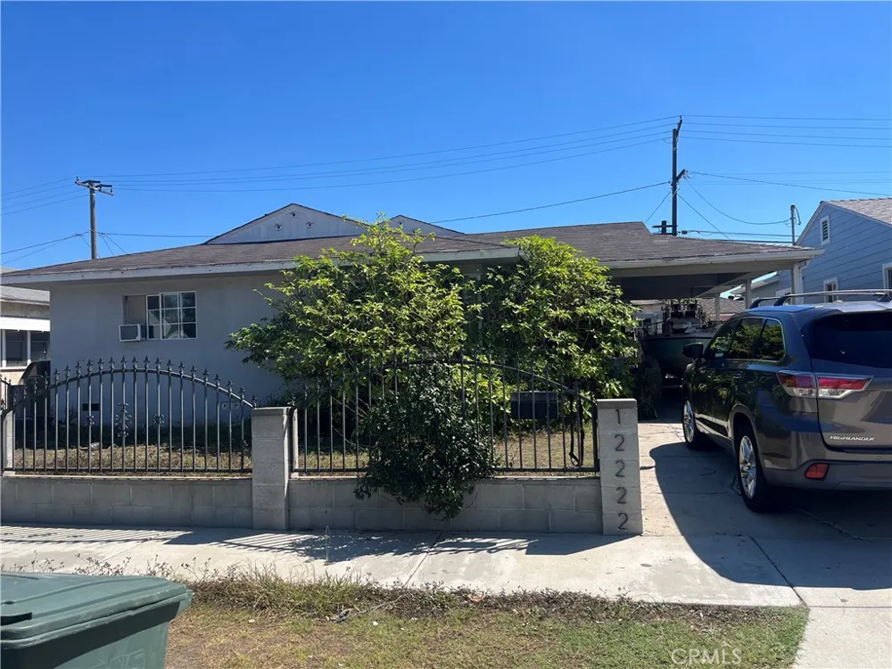 12222 Felton Hawthorne, CA 90250