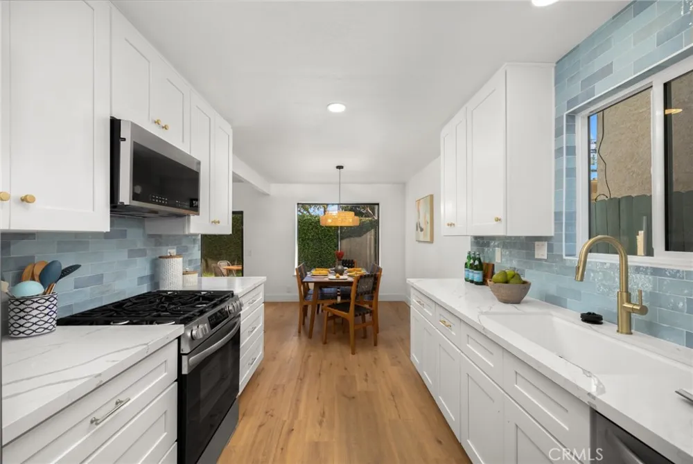 987 Modjeska Costa Mesa, CA 92627