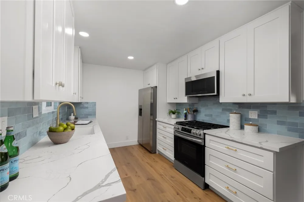 987 Modjeska Costa Mesa, CA 92627