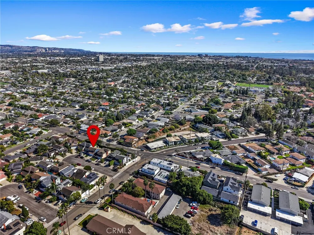987 Modjeska Costa Mesa, CA 92627