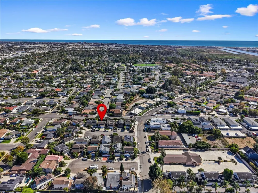 987 Modjeska Costa Mesa, CA 92627