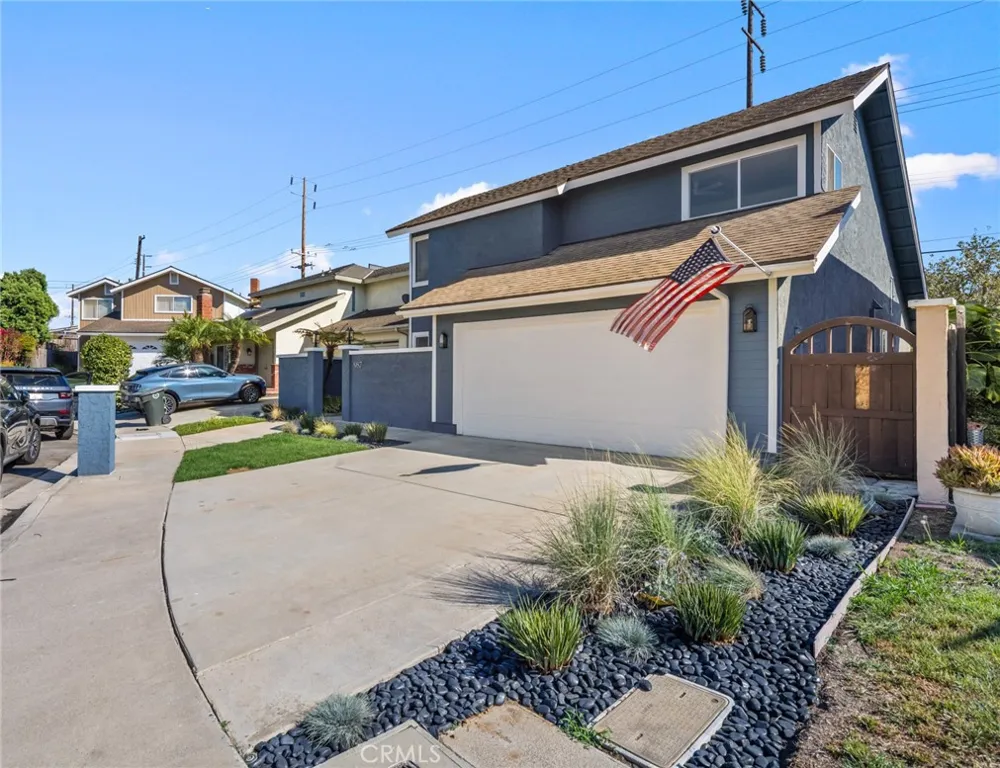 987 Modjeska Costa Mesa, CA 92627