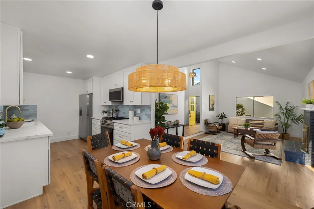 987 Modjeska Costa Mesa, CA 92627