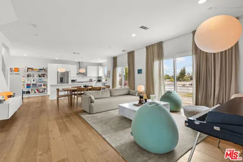 11724 Culver Boulevard #10