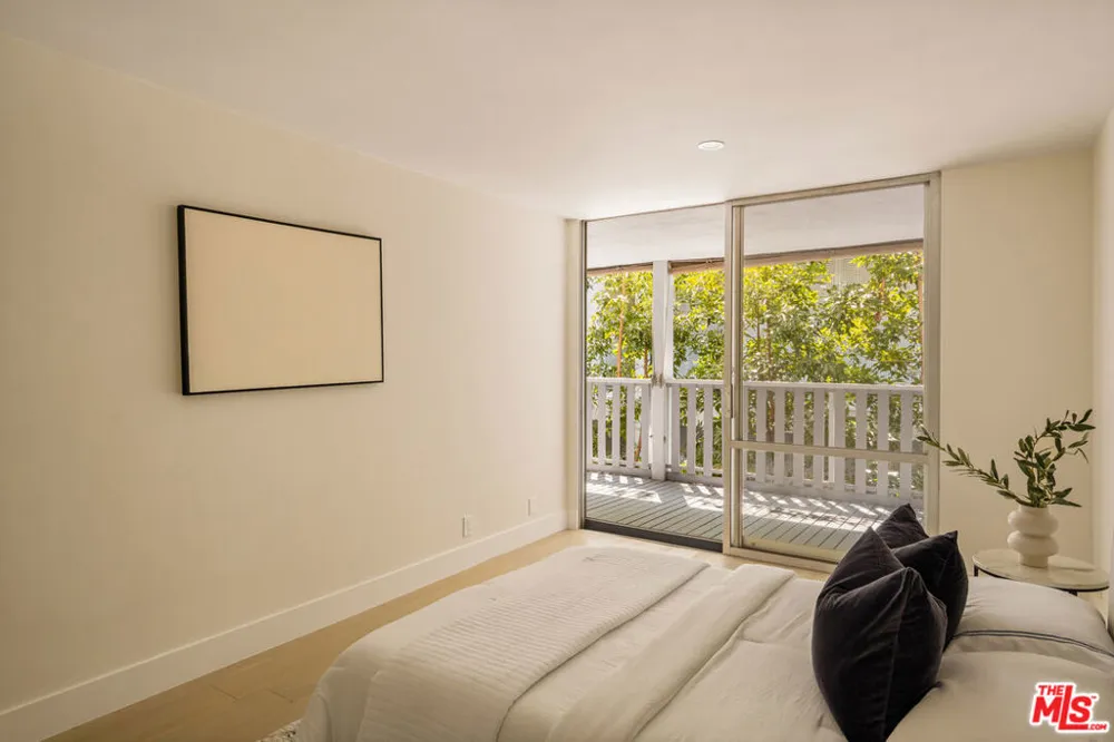 848 Kings Road #208 West Hollywood, CA 90069