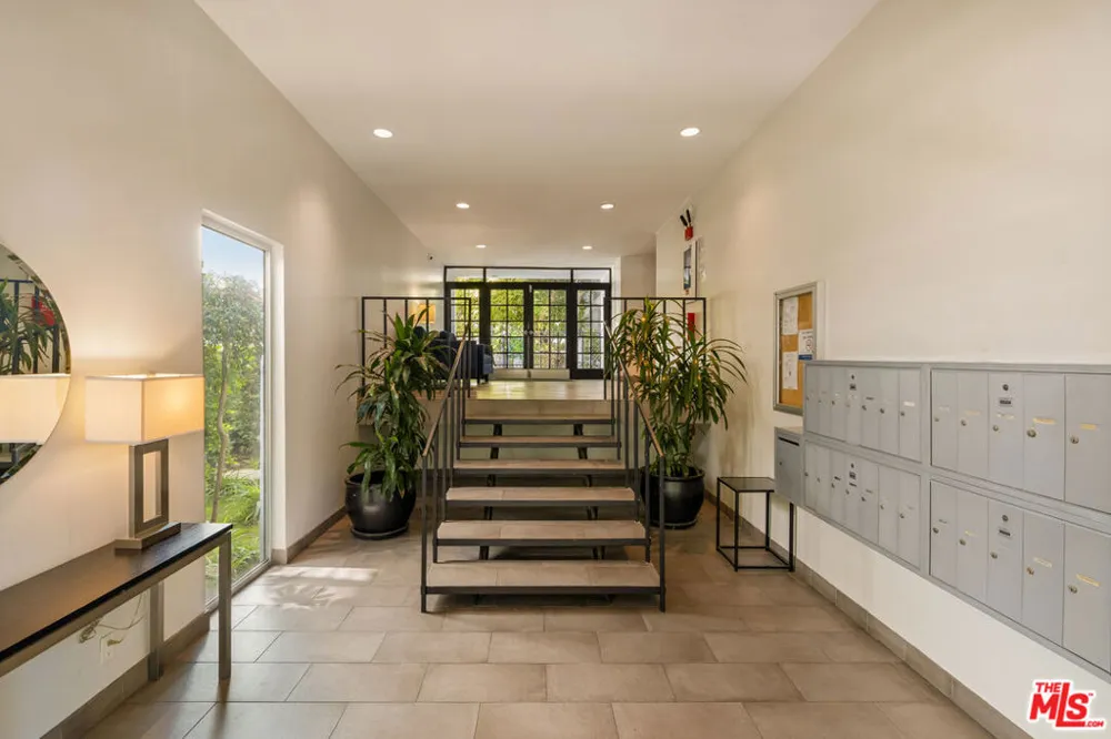 848 Kings Road #208 West Hollywood, CA 90069