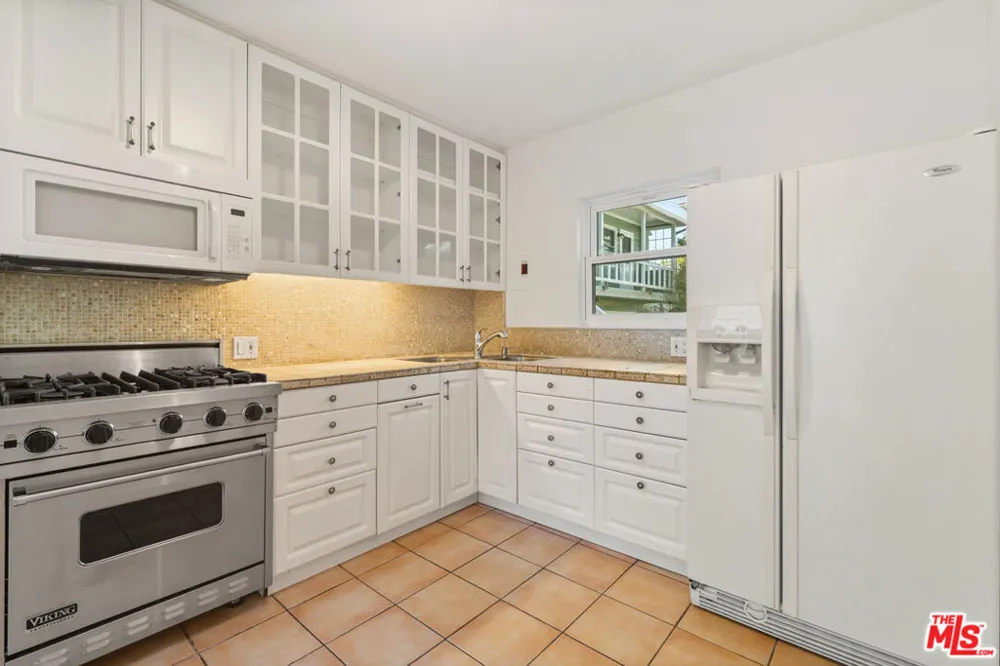 717 Raymond Avenue #3 Santa Monica, CA 90405