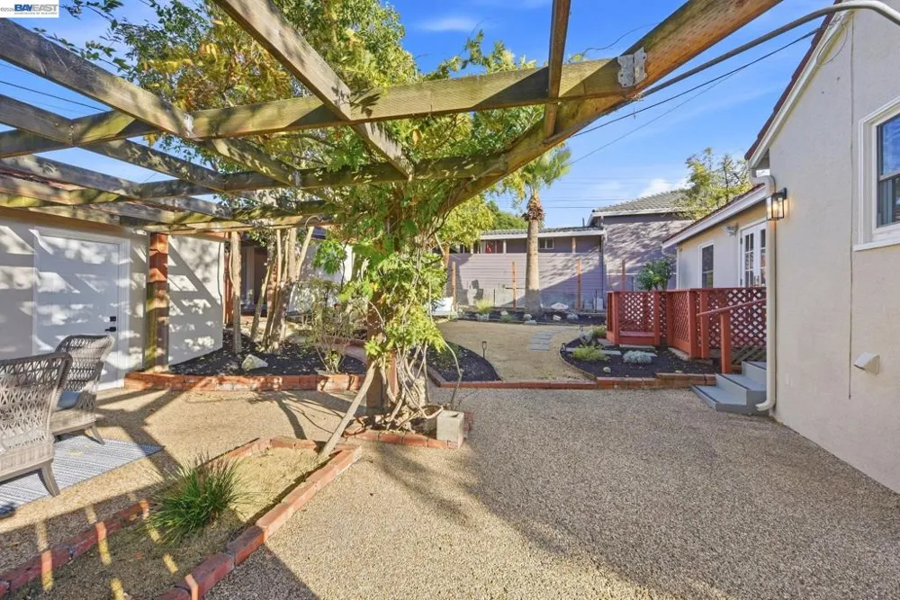 1384 Graff Avenue San Leandro, CA 94577