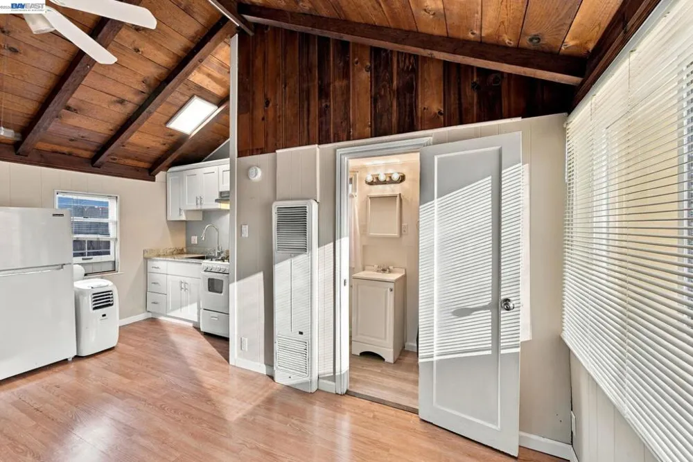 1384 Graff Avenue San Leandro, CA 94577
