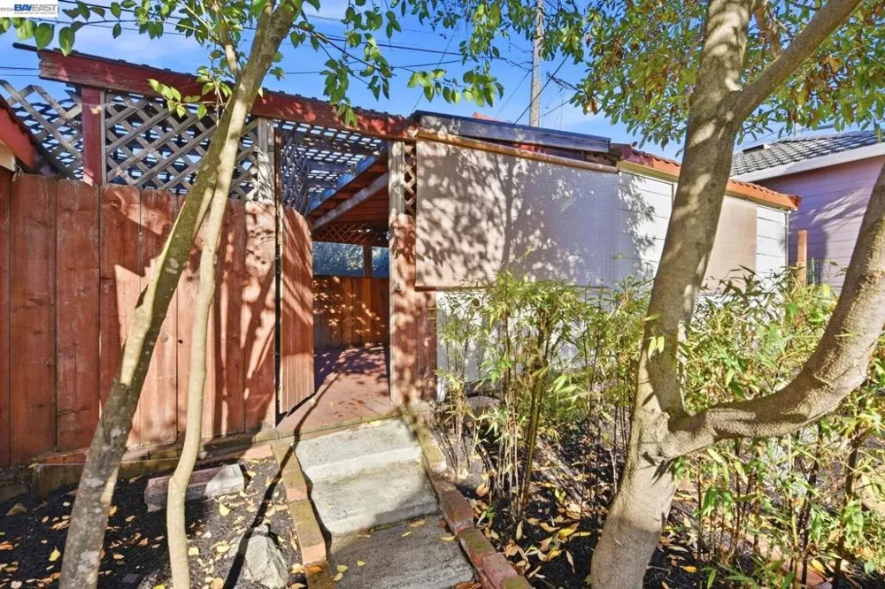 1384 Graff Avenue San Leandro, CA 94577