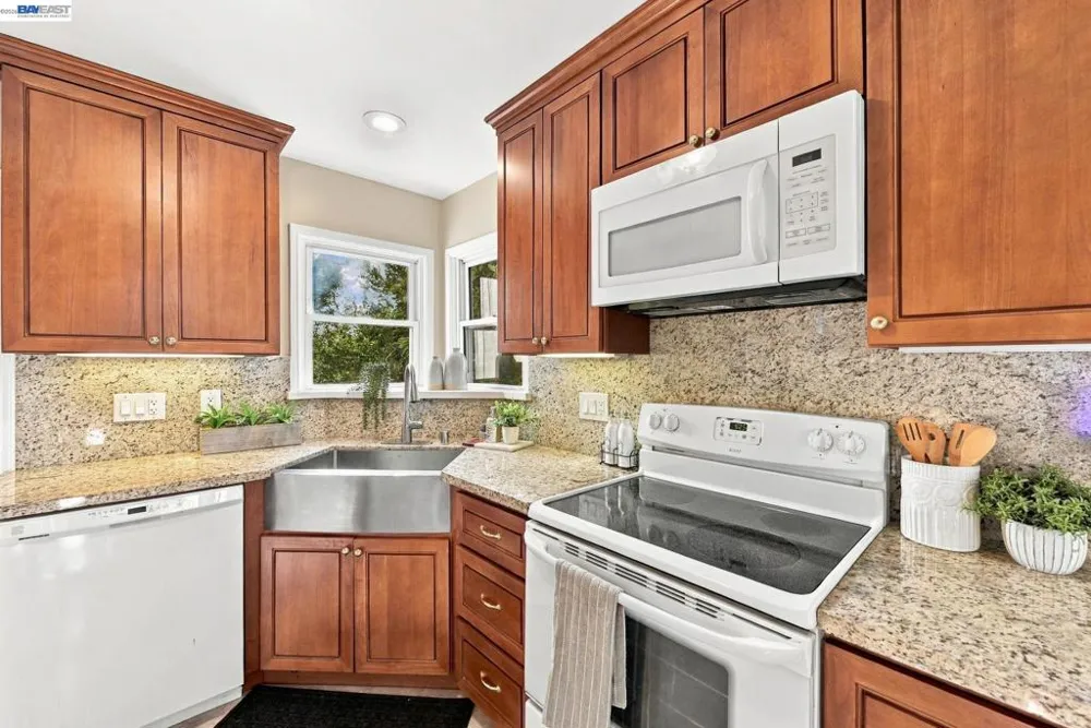 1384 Graff Avenue San Leandro, CA 94577