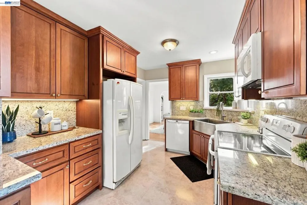 1384 Graff Avenue San Leandro, CA 94577