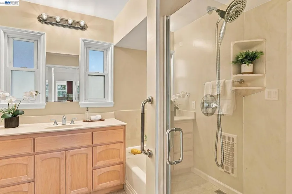 1384 Graff Avenue San Leandro, CA 94577