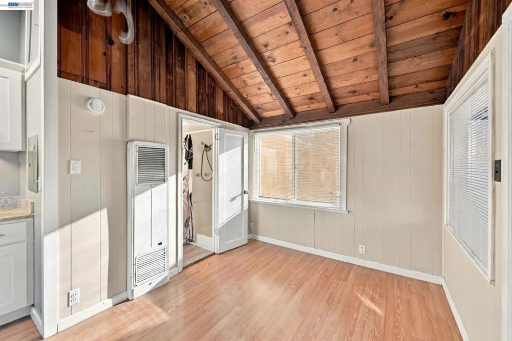 1384 Graff Avenue San Leandro, CA 94577