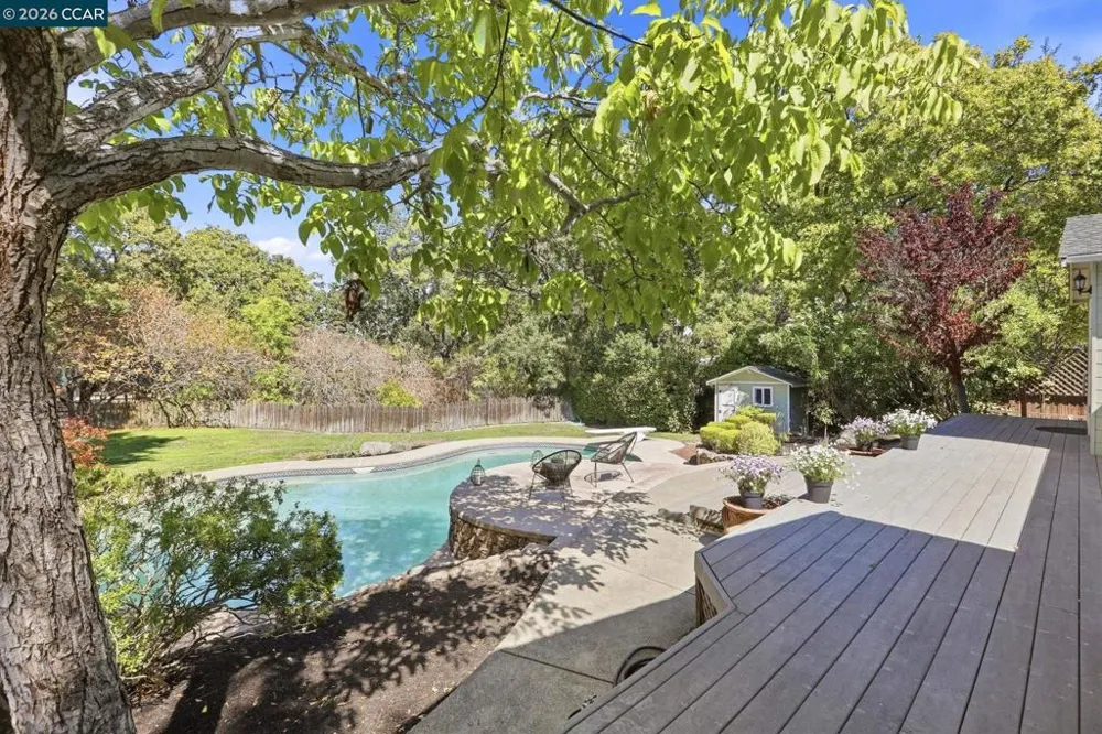 140 Lucinda Ln Pleasant Hill, CA 94523