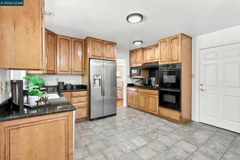 140 Lucinda Ln Pleasant Hill, CA 94523